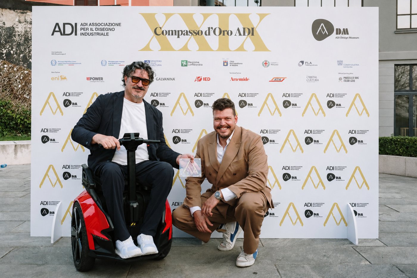 Paolo e Enrico con il Compasso d'Oro